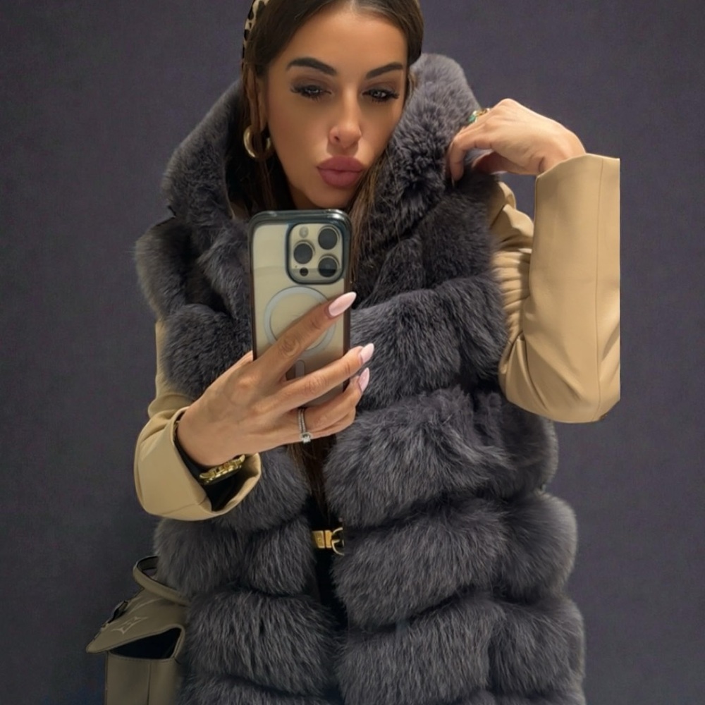 Elegant Luxury Silver Fox Gray Fur Vest